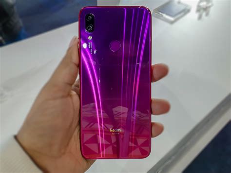 Xiaomi Redmi Note 7 Pro hands